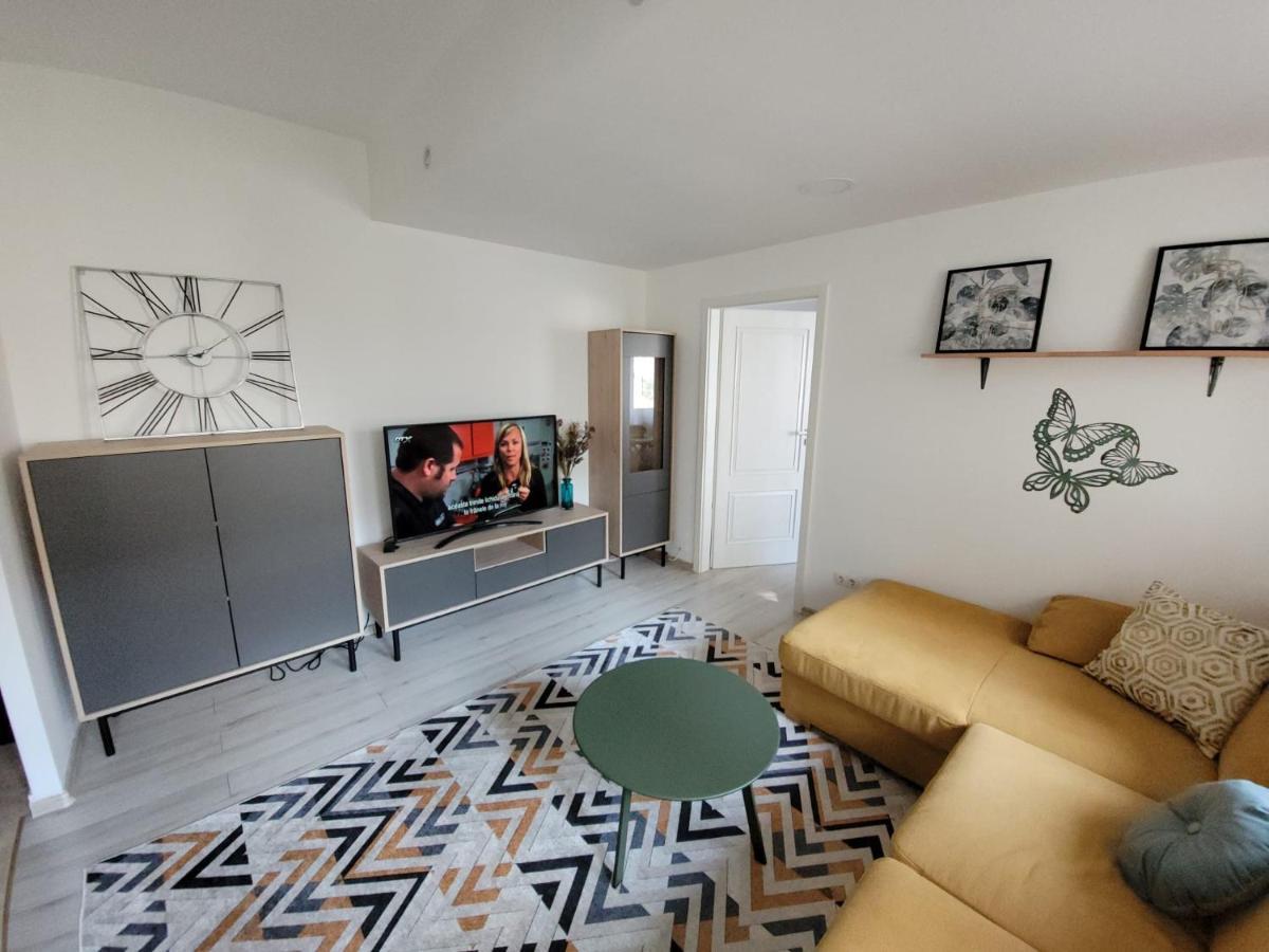 Lovely Apartment Near City Center Cluj-Napoca Exteriör bild