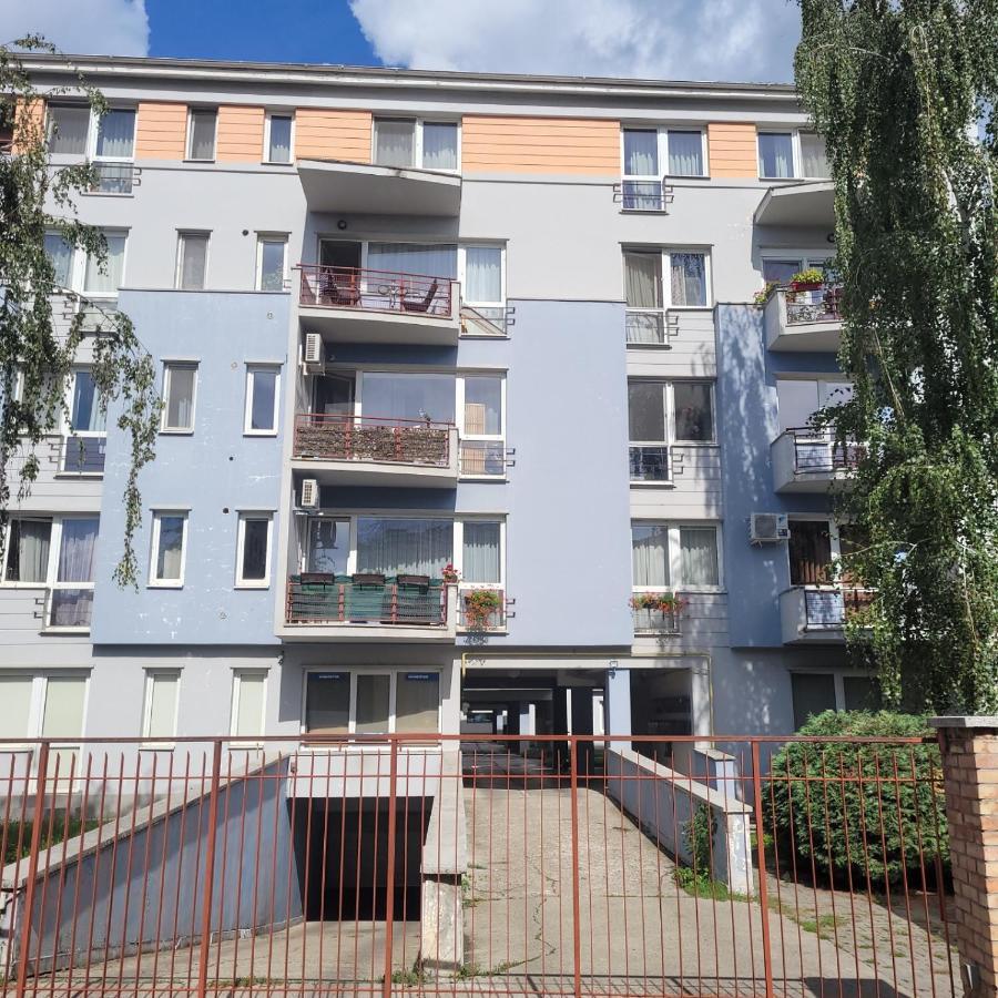 Lovely Apartment Near City Center Cluj-Napoca Exteriör bild